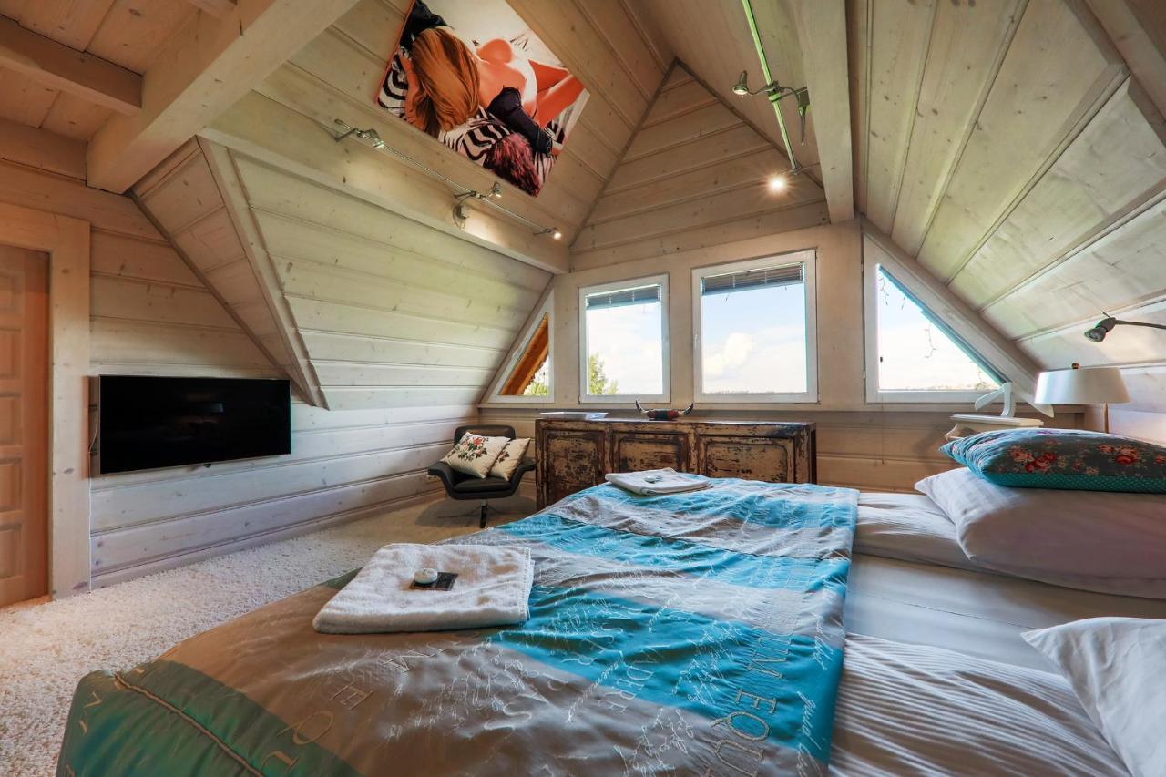 Chalet Kwiat Sniegu Deluxe Kolo Gubalowki *